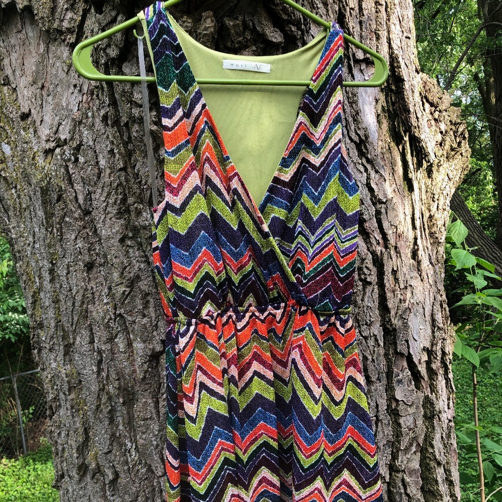 Colorful rainbow zigzag short dress